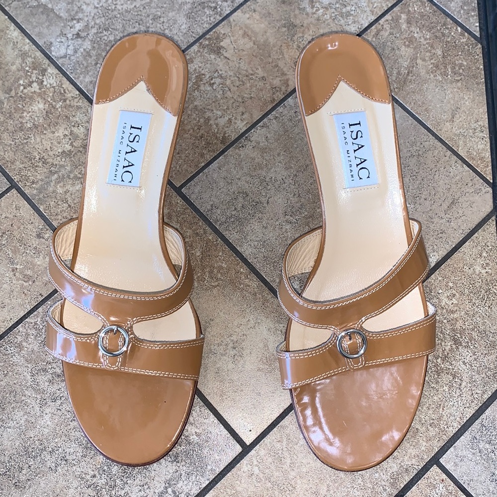 Women's Italian Isaac Mizrahi Kitten Slipon Heels Size9